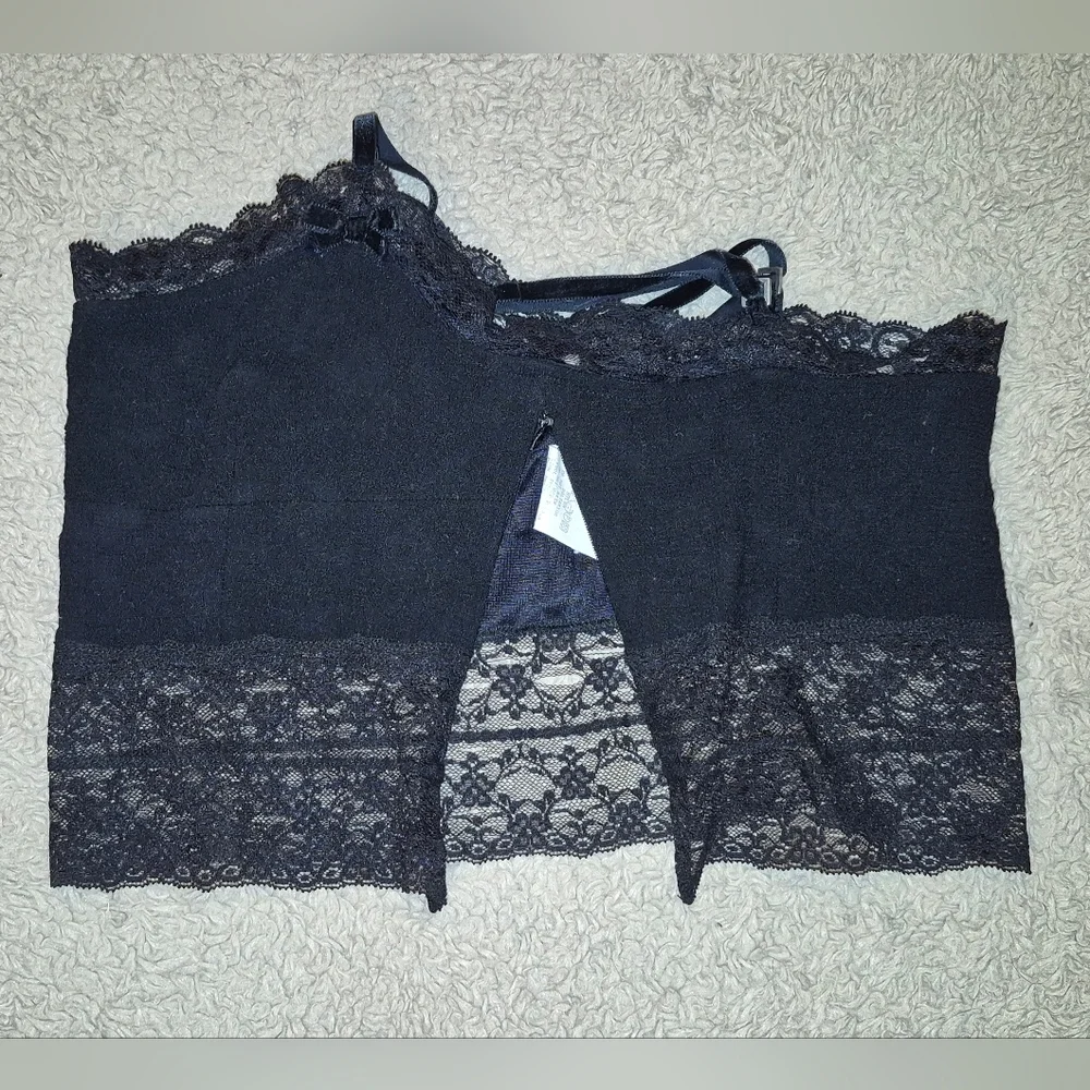 Moschino Black Lace Trim Women's Top Size 10 EUC - Picture 6 of 12